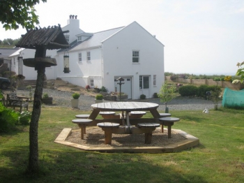 Les Pourciaux Cottage Rental Alderney Photo