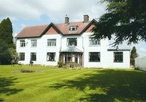 Frogg Manor Hotel and Restaurant Photo